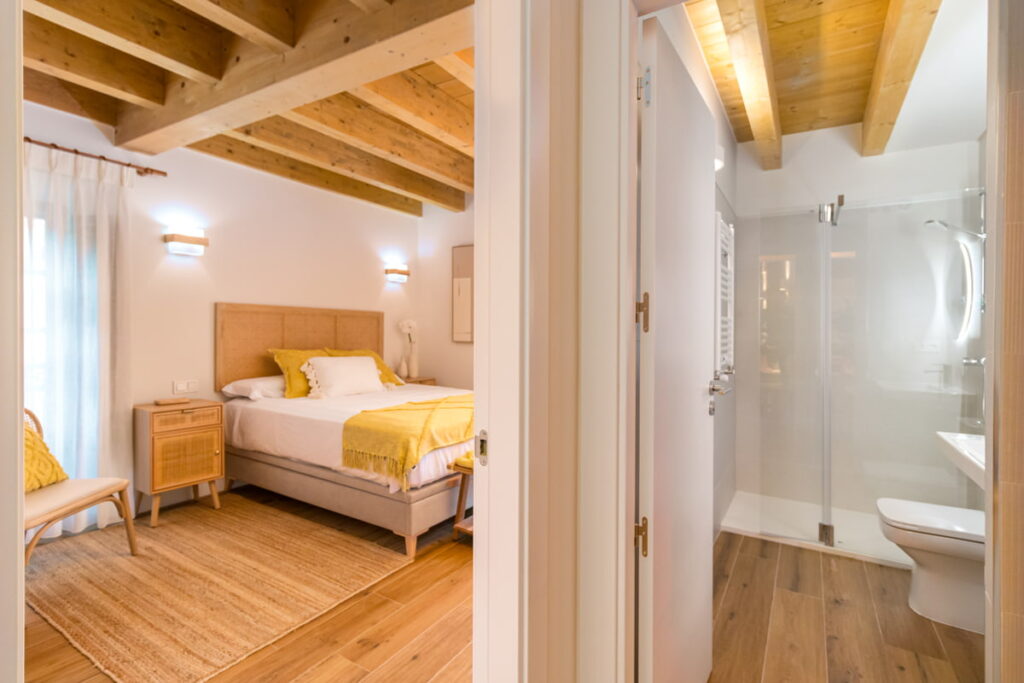 Apartamentos La botica habitación primero derecha