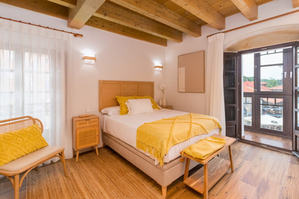 Apartamentos La botica habitación primero derecha