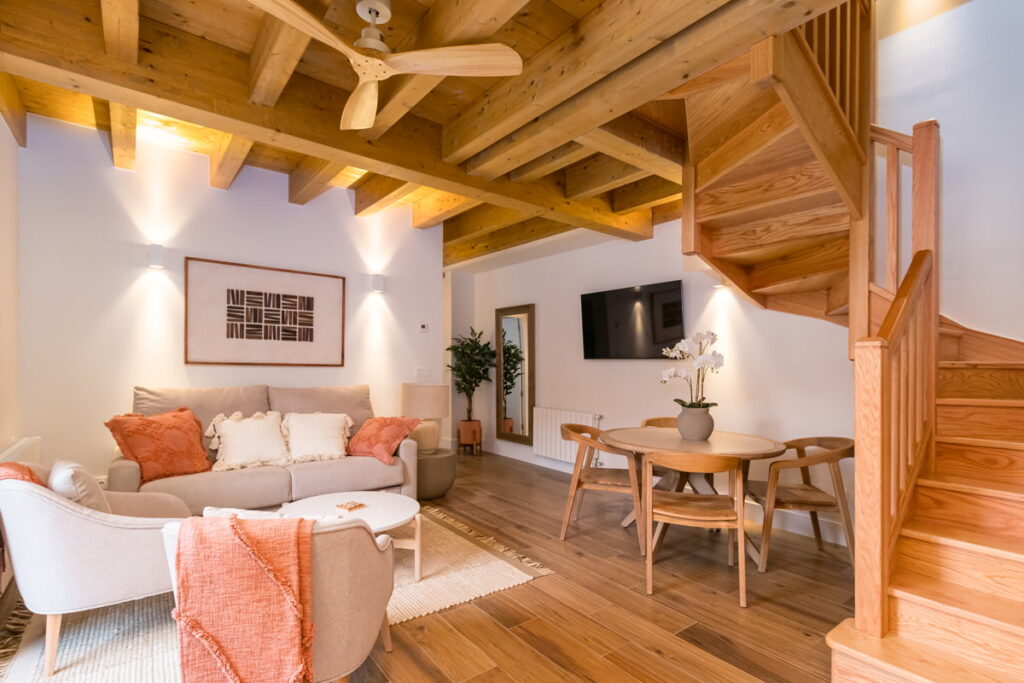Apartamentos La Botica salón segundo derecha