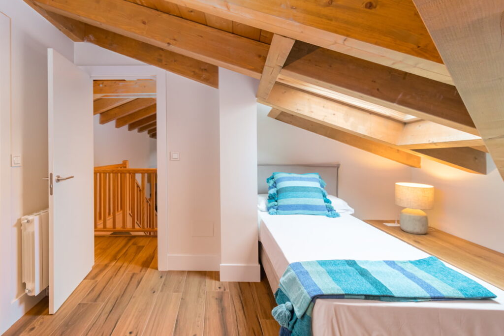 Apartamentos La Botica habitación segundo izquierda